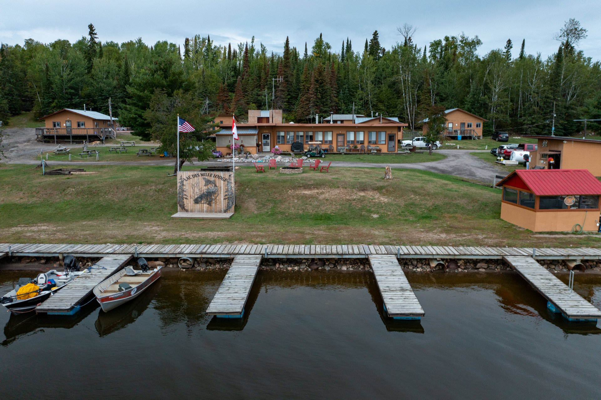 Campgrounds and docks at Lac Des Mille Lodge